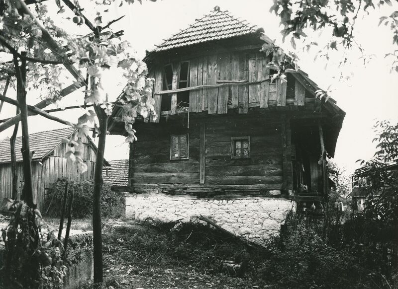 Brlog Ozaljski (Kamanje) - Tradicijska kuća, sjeverno pročelje