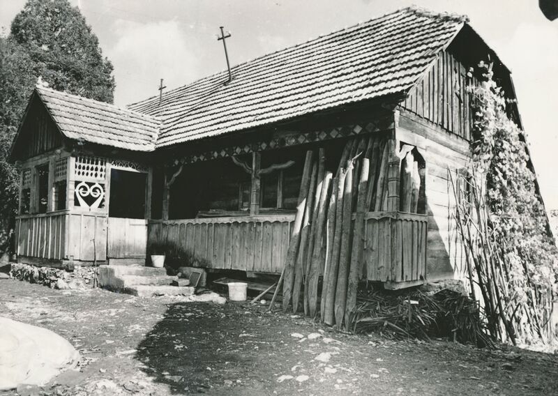 Vrhovac (Ozalj) - Tradicijska kuća, ulazno pročelje