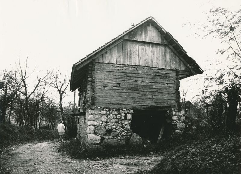 Žakanje - Tradicijska kuća, zabatno pročelje