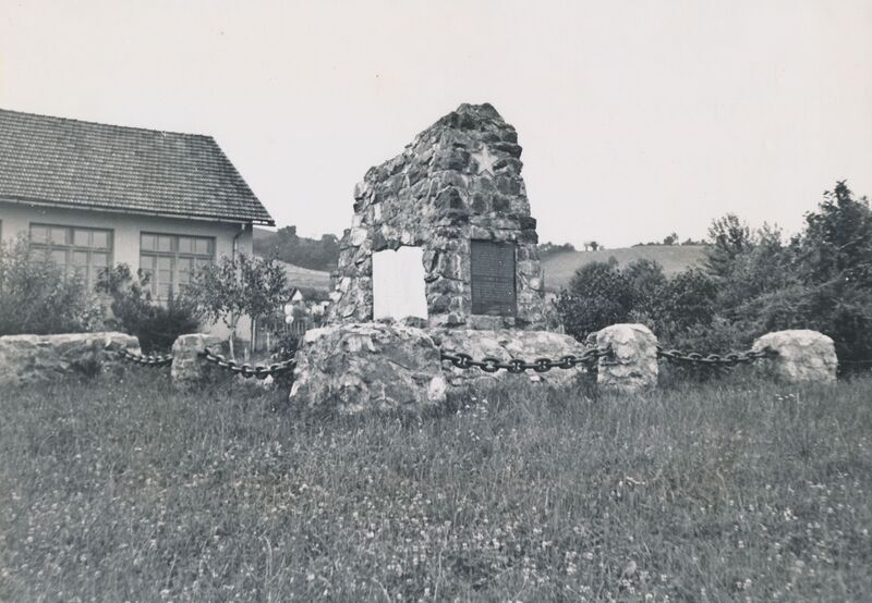 Tušilović (Karlovac) - Spomenik palim borcima NOB-e