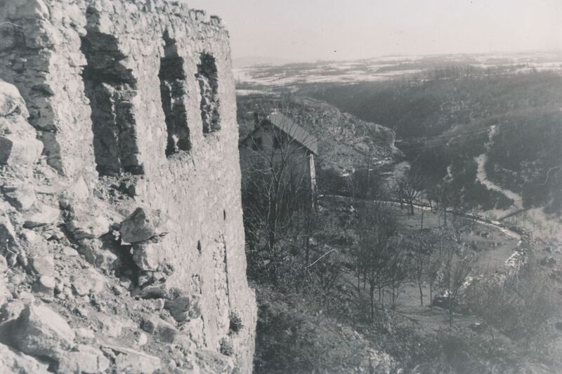 Tounj - Stari grad, pogled na Tounjčicu