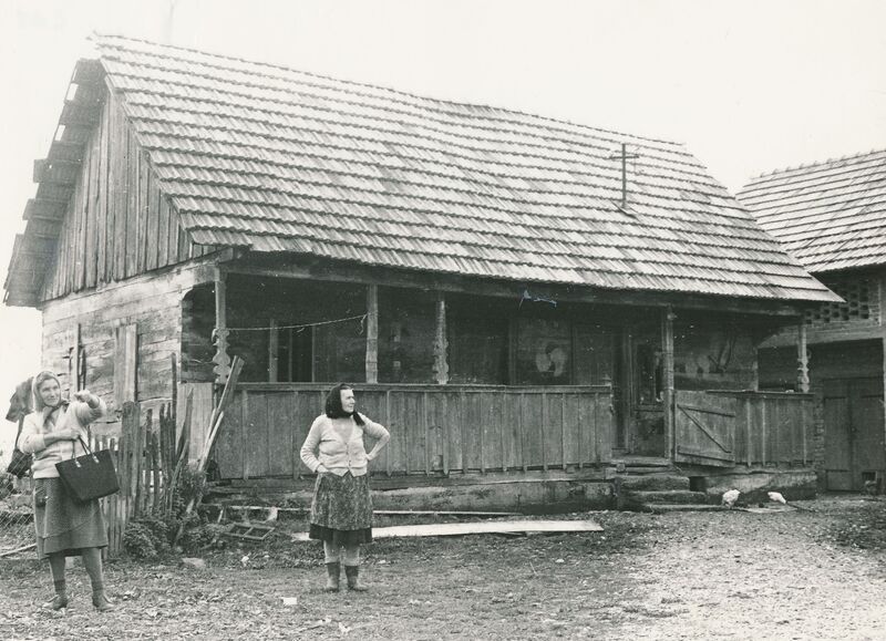 Polje Ozaljsko (Ozalj) - Tradicijska kuća, ulazno pročelje