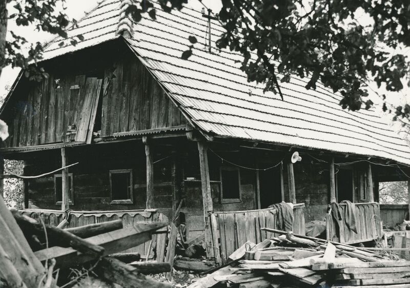 Grdun (Ozalj) - Tradicijska kuća, zabatno i ulazno pročelje