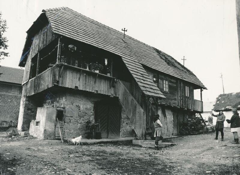 Grandić Breg (Ozalj) - Tradicijska kuća, pročelje s trijemom