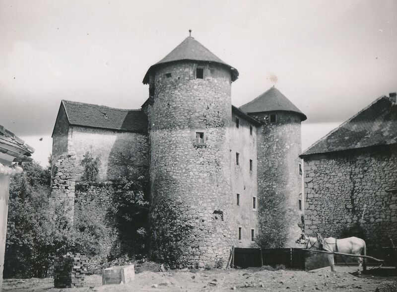 Ogulin - Stari grad, cilindrične kule