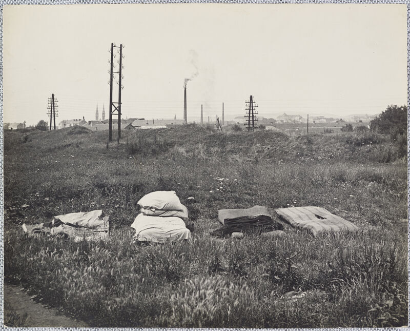 Zagreb 1924. - loši stanovi. Na Kanalu. Ljetna spavaona.