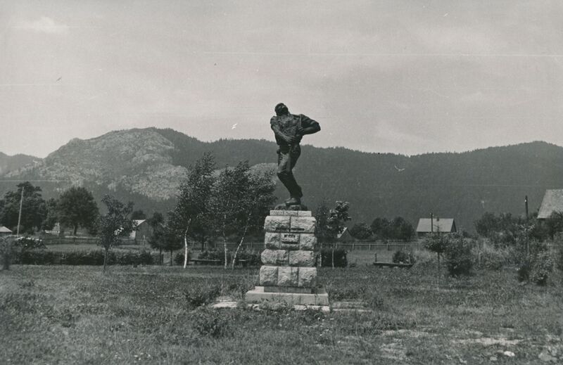 Jasenak (Ogulin) - Spomenik NOB-i