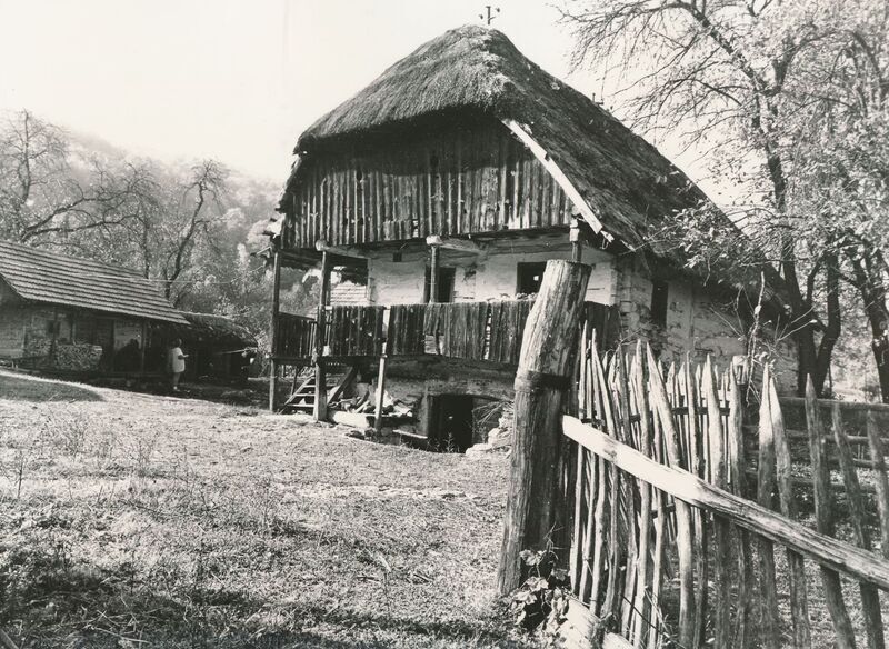 Griče (Ribnik) - Tradicijska kuća, zabatno pročelje