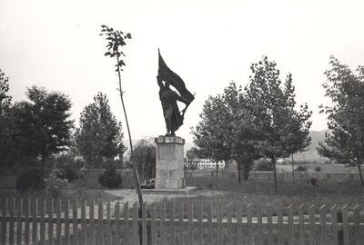 Plaški - spomenik NOB-i