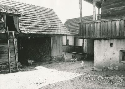 Vrhovac (Ozalj) - Okućnica