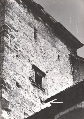 Slavetić - Dvorac Oršić, detalj branič kule