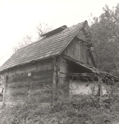 Strezoj - Gospodarska zgrada, bočno i zabatno pročelje