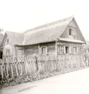 Kuče - Tradicijska drvena prizemnica, pročelje i trijem