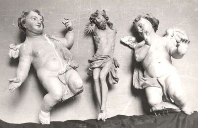 Kloštar Ivanić - Kompleks Franjevačkog samostana i crkve sv. Ivana Krstitelja, plastike anđela i Isusa