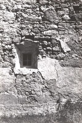 Slavetić - Dvorac Oršić, prozor