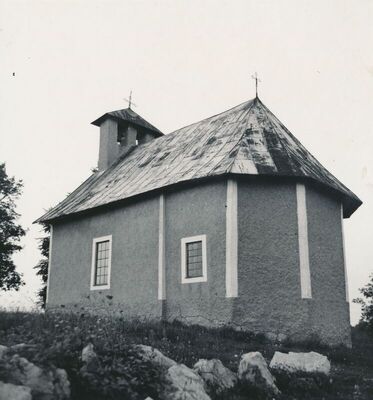 Venac Mrežnički (Duga Resa) - Kapela sv. Benedikta, pogled prema svetištu