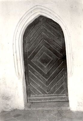 Brckovljani - Crkva sv. Brcka, gotički dovratnik