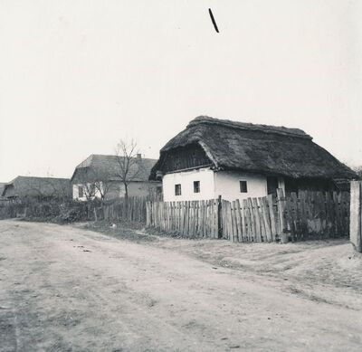 Trg (Ozalj) - Drvena tradicijska kuća kbr. 103