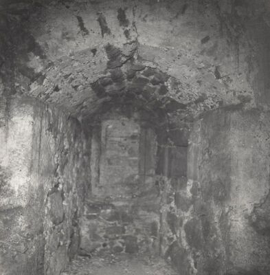 Ribnik - Stari grad, prozor u kapeli