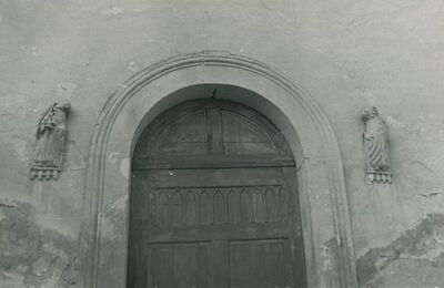 Marčan - Župna crkva sv. Marka, portal na južnom pročelju