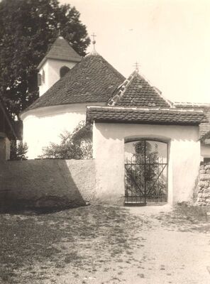 Otruševec - Kapela sv. Križa, ulaz u cinkturu