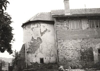 Kostel Pribićki - Dvor Kukuljević, cilindrična kula