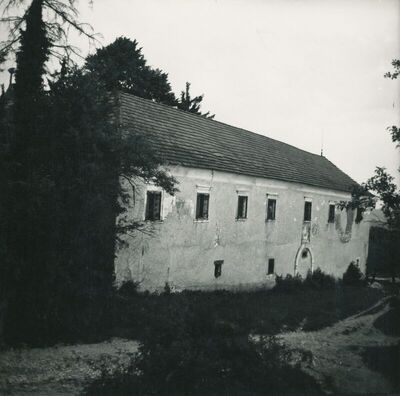 Veternica (Novi Golubovec) - Kurija čazmanskog kaptola, vanjština