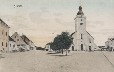 Stubica - Trg s crkvom