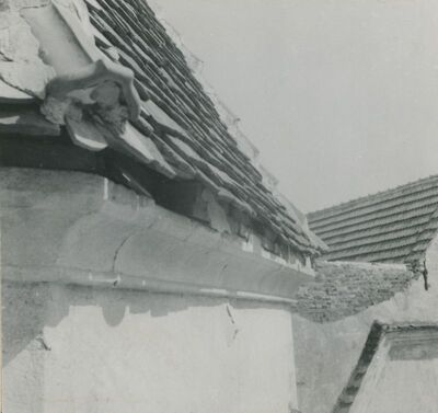 Lepoglava - Župna crkva, glavni vijenac svetišta, južni ugao