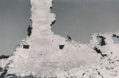 Tounj - Stari grad, ostatak branič kule neposredno pred rušenje