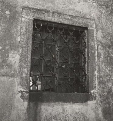 Donja Pušća - Kapela Majke Božje Čiselske, prozor