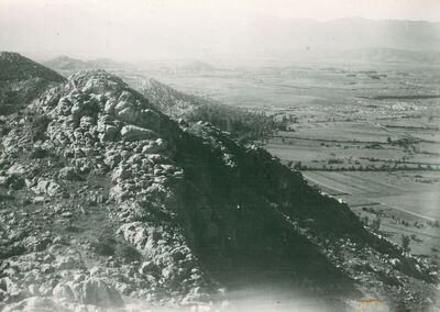 Ostrovica Lička - Grad, detalj: kulište s istoka, s panoramom u Ličko polje