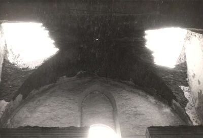 Kloštar Ivanić - Crkva sv. Ivana Krstitelja, detalj oštećenja pjevališta