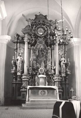 Kloštar Ivanić - Crkva Uznesenja Blažene Djevice Marije, glavni oltar