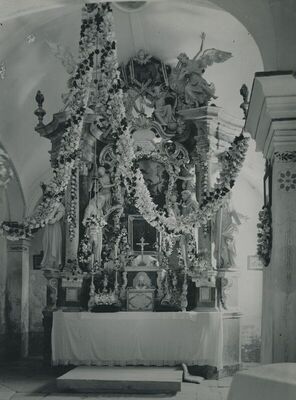 Lastine (Hum na Sutli) - Kapela sv. Ivana, unutrašnjost, detalj, oltar