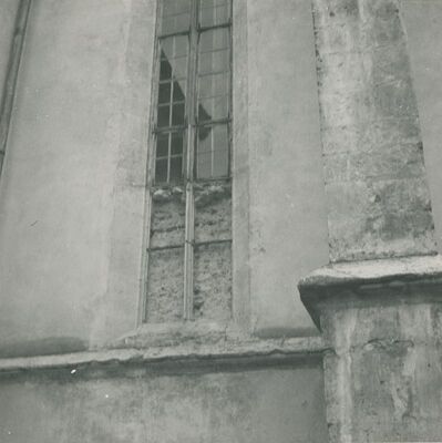 Lepoglava - Bivša pavlinska crkva, zid svetišta sa zazidanim prozorima i vratima