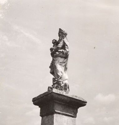 Remetinec - Pil Madone s Isusom, plastika