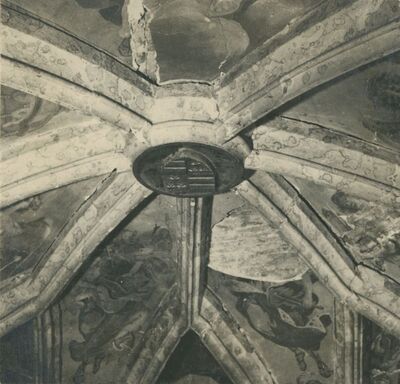 Lepoglava - Župna crkva, svetište, oštećenje oko zaglavnog kamena