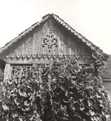 Mraclin - Tradicijska kuća, zabat trijema