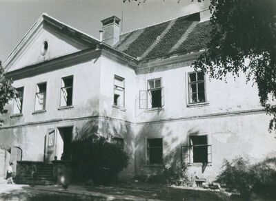 Gradec - Biskupski dvorac, desni dio zapadnog pročelja