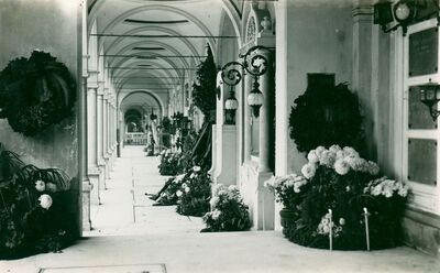 Zagreb (Mirogoj) - Arkade s grobom T. Schlegela