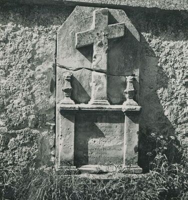 Petrijanec - Župna crkva sv. Petra i Pavla, nagrobna ploča