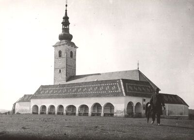 Komin - Crkva sv. Tri kralja, total