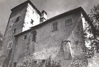 Slavetić - Dvorac Oršić, zapadno pročelje s branič kulom