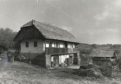 Martinski Vrh (Ribnik) - Tradicijska kuća, sjeverno i zapadno pročelje