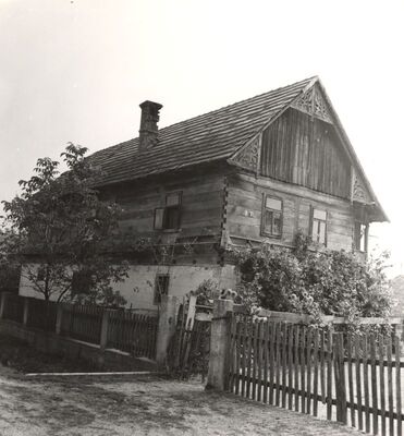 Bukevje - Tradicijska kuća, ulično i zabatno pročelje