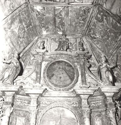 Lijevi Štefanki - Crkva sv. Jurja, oltar i dio svoda