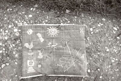 Lijevi Dubrovčak - Crkva sv. Nikole, vezeni jastuk