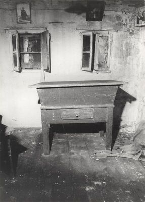 Gornja Vas - Tradicijska kuća, stol