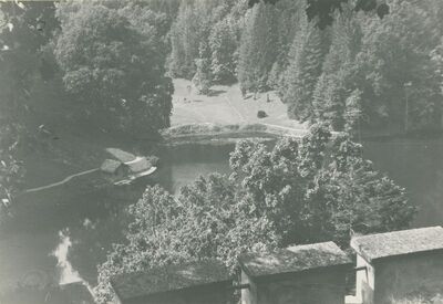 Trakošćan - pogled s verande dvorca Drašković na jezero